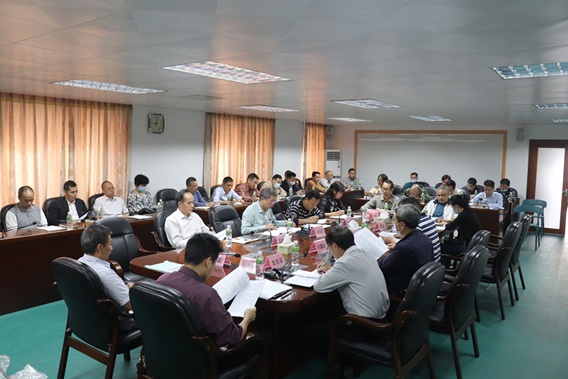 201026立足主责主业,开云电竞官方网站自然资源局党组理论学习中心组深入学习贯彻习近平总书记出席深圳经济特区建立40周年庆祝大会和视察广东重要讲话、重要指示精神 (1).jpg