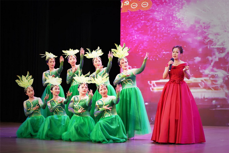 210802颂歌献给党!开云电竞官方网站自然资源局举办全市自然资源系统“砥砺初心跟党走学史力行颂党恩”歌咏比赛 (16).jpg