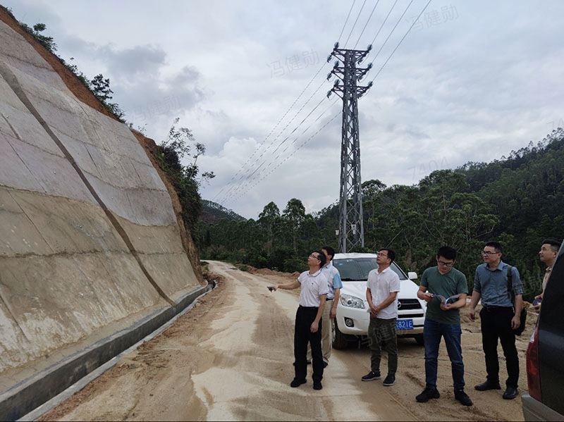 230504开云电竞官方网站自然资源局开展“五一”节前森林防火、地灾防治和安全生产大检查 (2).jpg