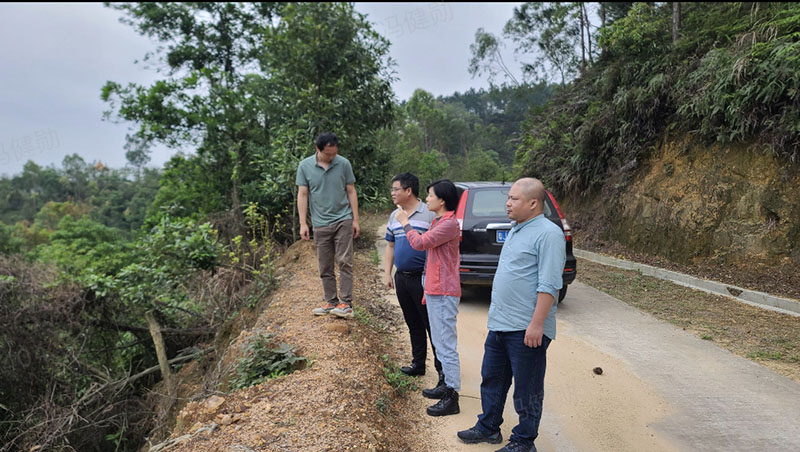 230504开云电竞官方网站自然资源局开展“五一”节前森林防火、地灾防治和安全生产大检查 (7).jpg