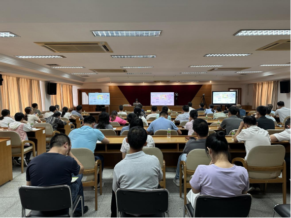 240724开云电竞官方网站自然资源局举办“干部讲堂系列”——国土空间规划专题讲座 (2).png