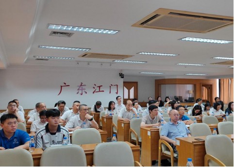 250812开云电竞官方网站自然资源局举办2025年“干部讲堂系列”——行政规范性文件管理实务专题讲座 (3).png