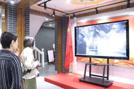 230412﻿开云电竞官方网站自然资源局妇委会开展“巾帼心向党，奋进新征程”三八妇女活动 (2).jpg