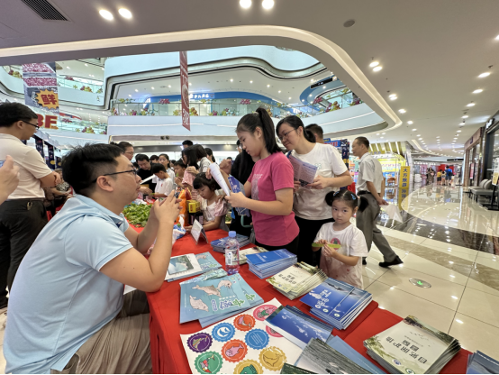 240930广东江门中华白海豚省级自然保护区亮相﻿开云电竞官方网站2024年全国科普日活动，强化中华白海豚保护宣传 (3).png