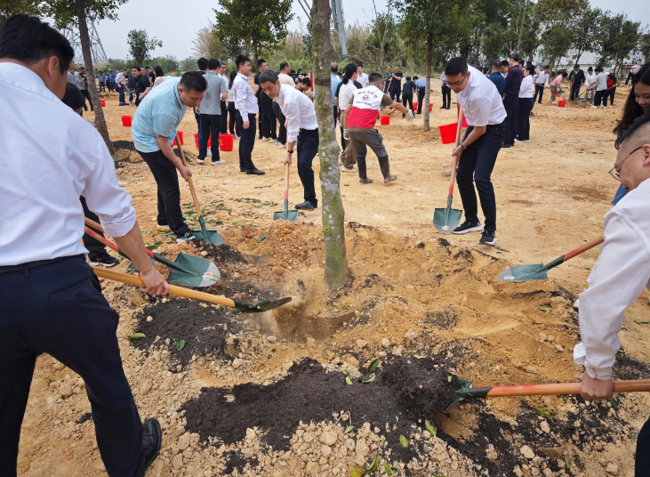 250314﻿开云电竞官方网站开展2025年全省推进绿美广东生态建设暨五级林长植树活动 (6).png