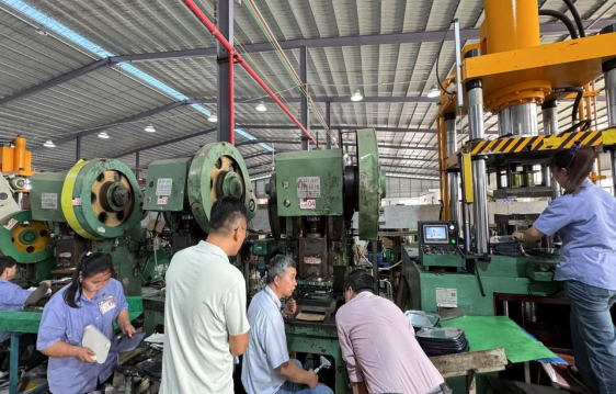 人人讲安全、个个会应急 —— ﻿开云电竞官方网站开展工伤预防“进企业”行动，邀请省专家团队深入重点企业查找安全隐患 310.png