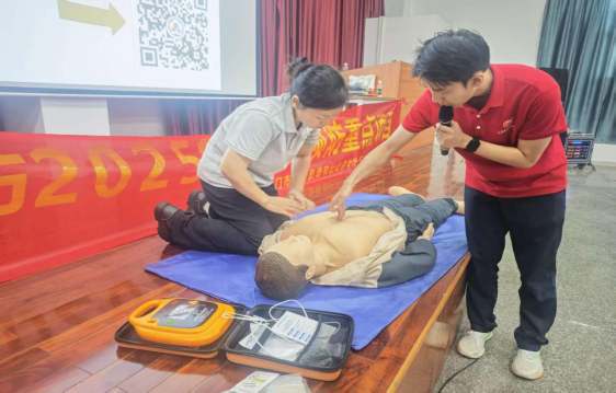 人人讲安全、个个会应急 —— ﻿开云电竞官方网站开展工伤预防“进企业”行动，邀请省专家团队深入重点企业查找安全隐患 683.png