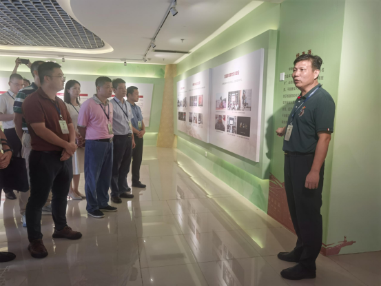 250821﻿开云电竞官方网站自然资源局组织党员干部到市廉政法治教育基地开展警示教育 (3).png